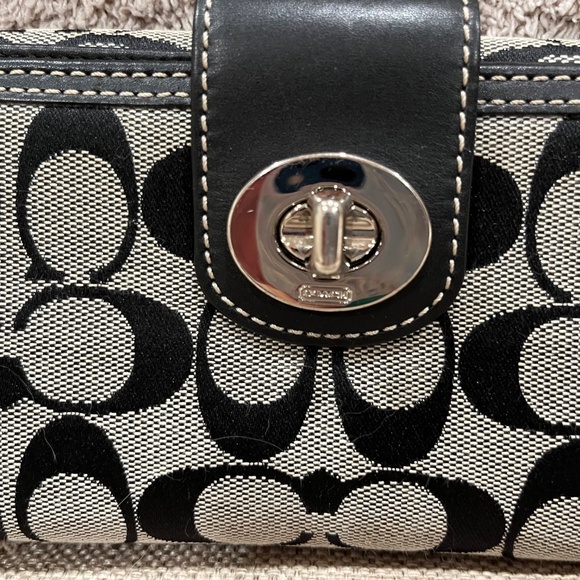 COACH Black Signature Turnlock Wallet - Picture 2 of 16